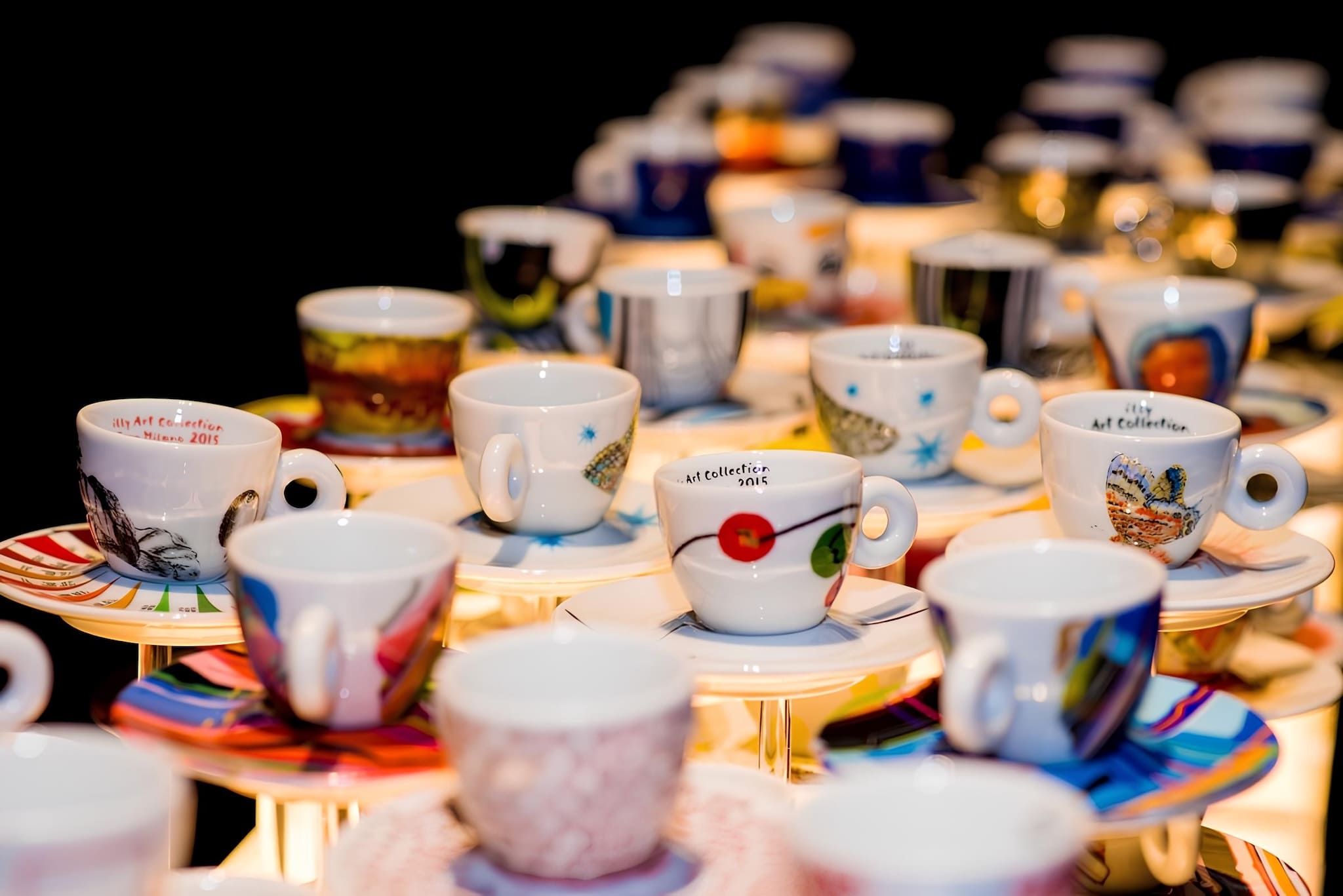 Illy Art Collection – Kortárs művészet a reggeli kávédhoz