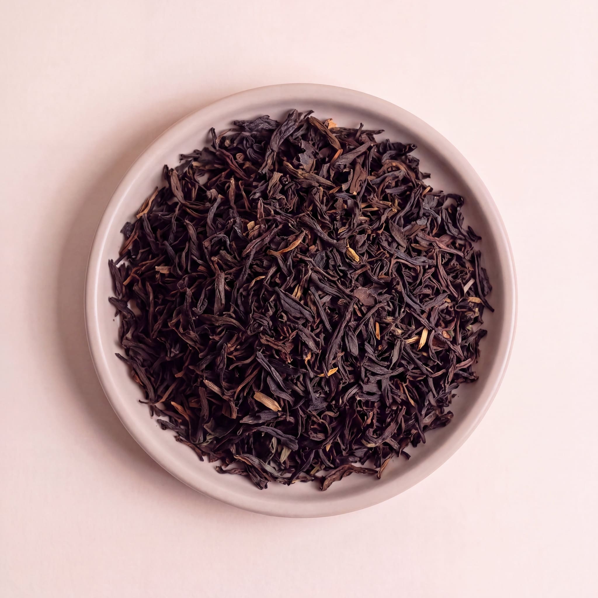 Earl Grey fekete tea szálai közelről