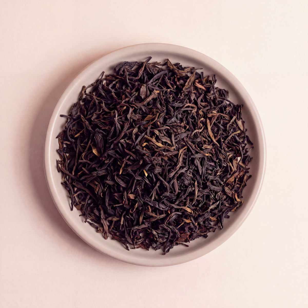 Earl Grey Premium fekete tea szálai közelről