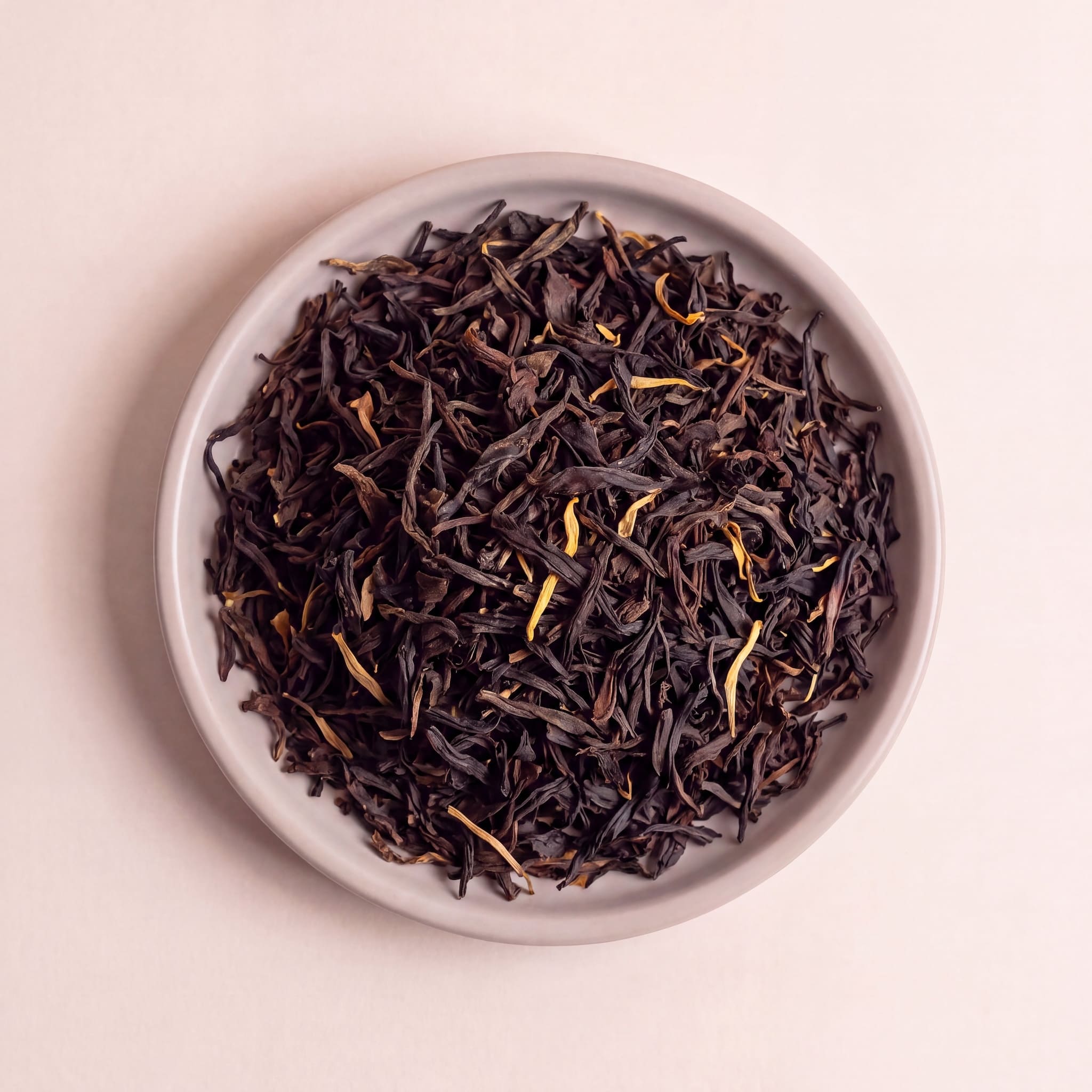 Lapsang Suchong fekete tea szálai közelről