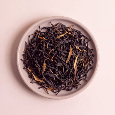 Da Hong Pao Oolong tea levelei közelről