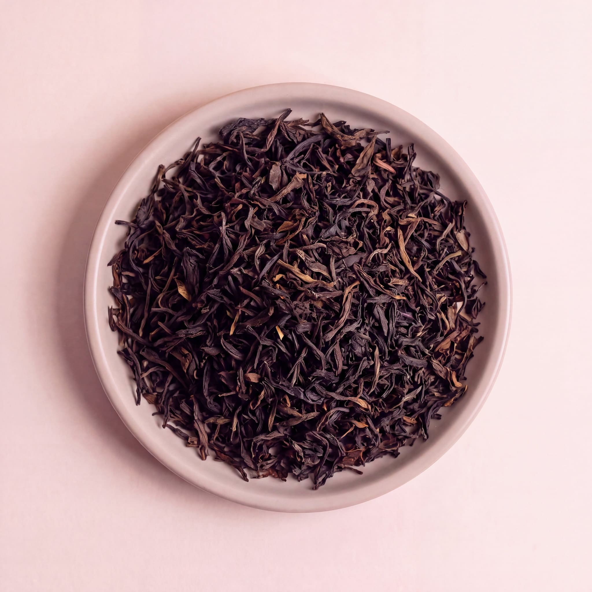Earl Grey Premium fekete tea szálai közelről