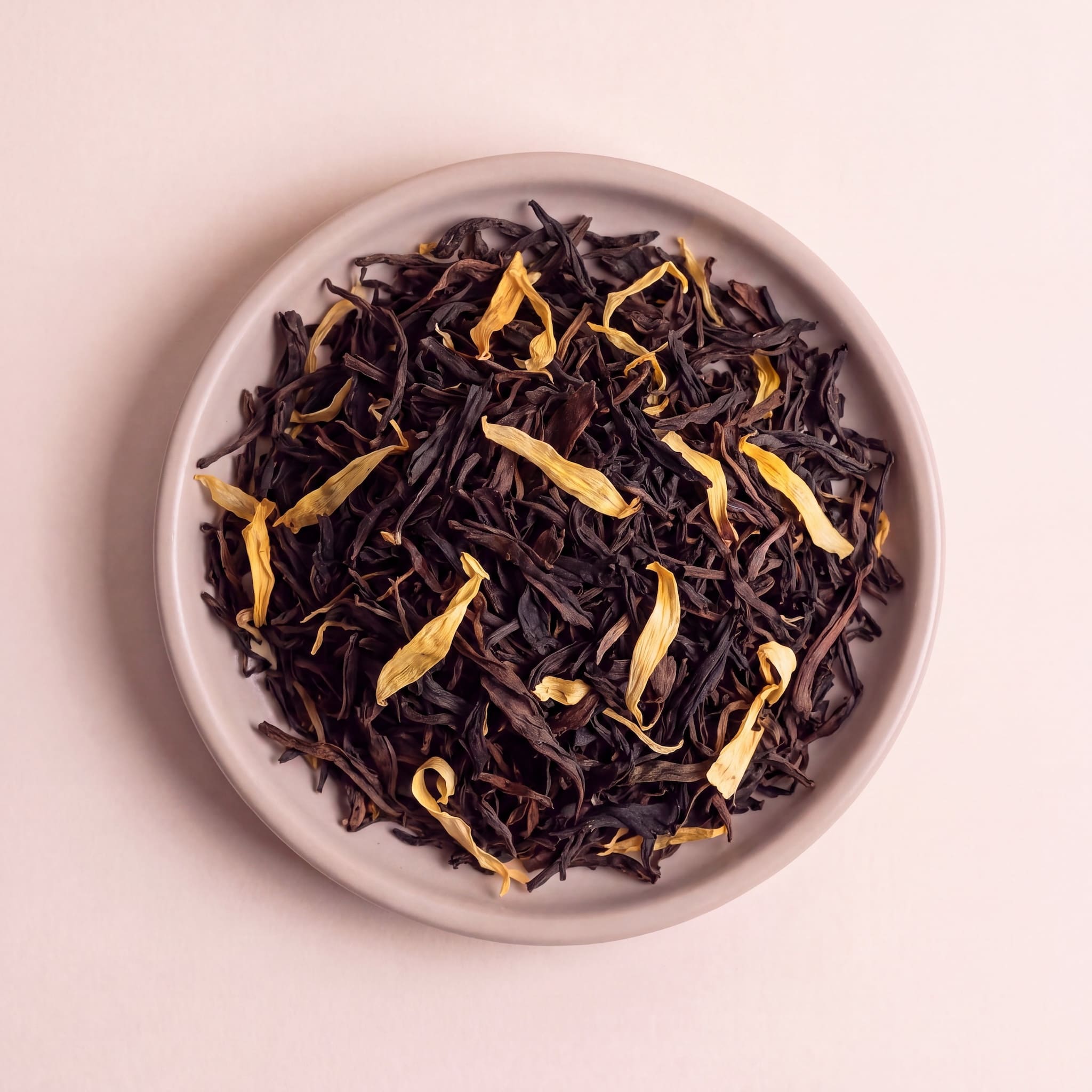 Formosa Narancsvirág Oolong tea szálai közelről