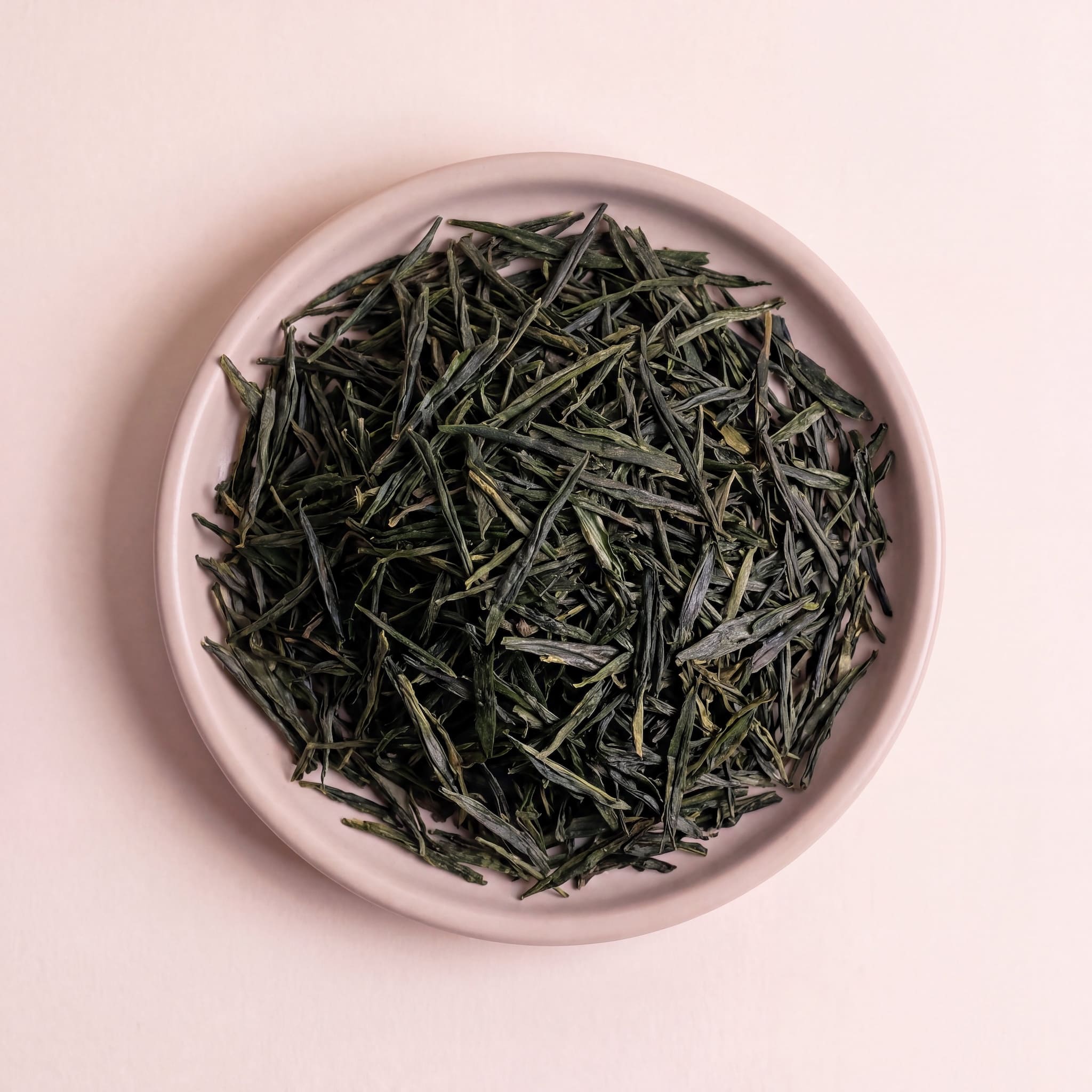 Japán Gyokuro zöld tea levelei közelről