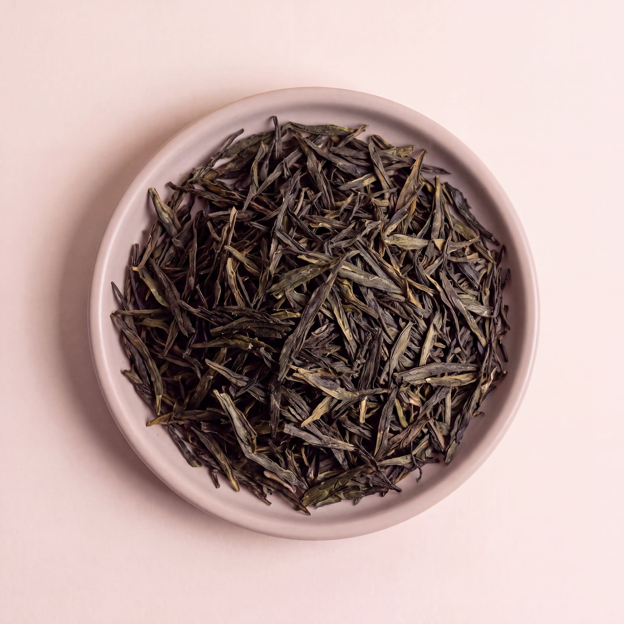 Kínai Sencha zöld tea levelei közelről
