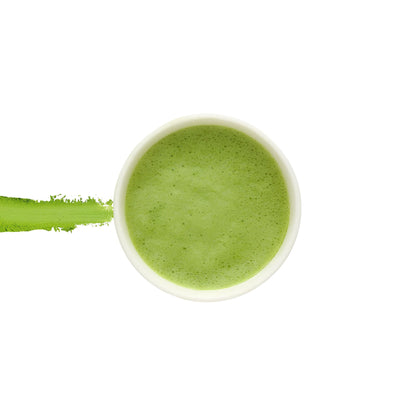 Golden Yamashiro Arany Szilánk japán matcha tea elkészítve, krémes és édeskés ízvilágú prémium Uji matcha