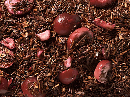 tőzegáfonya rooibos koffeinmentes szálas tea, gyümölcsös ízvilággal, prémium minőség, elérhető 100g és 250g kiszerelésben